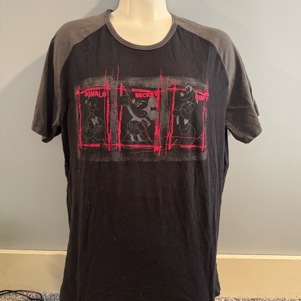 Disney Men’s Tee Shirt - Donald Mickey Goofy Size M
